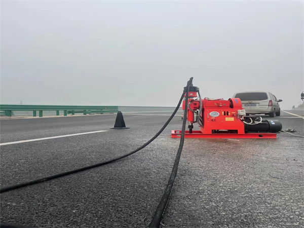 阿鲁科尔沁马路路基路面开裂下沉注浆加固灌浆